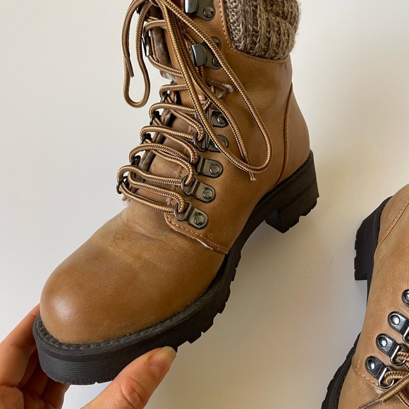 Outdoor style ankle boots - Picture 6 of 16